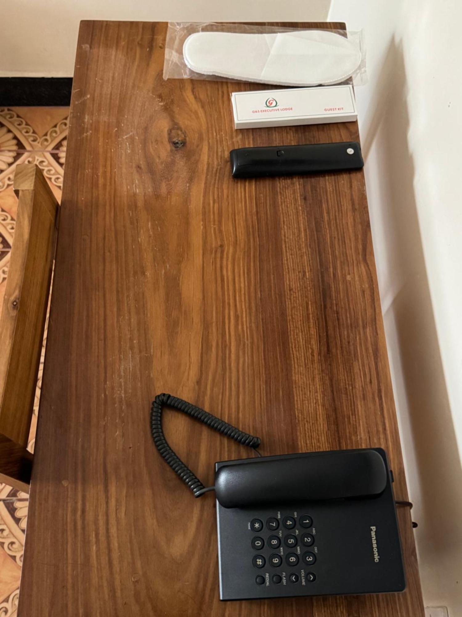 G & S Executive Lodge Дар ес Саалам Екстериор снимка